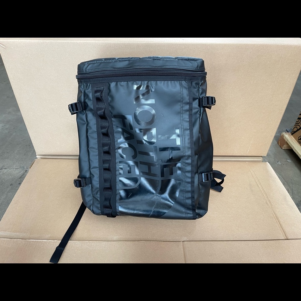 The north face fuse box L